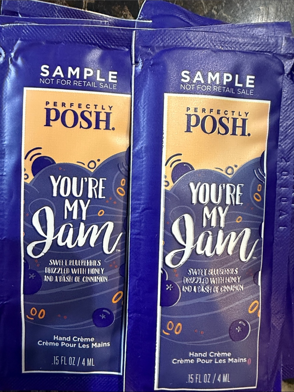 Perfectly Posh You're My Jam Hand Crème 15 Packets - Blue & Gold